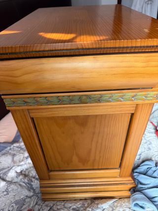 Mesita de noche madera