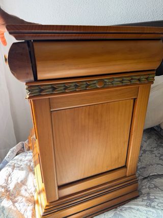 Mesita de noche madera