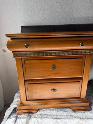 Mesita de noche madera