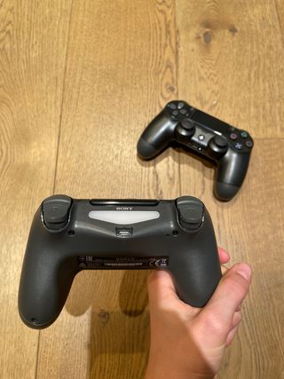 2 Mandos PS4 (PlayStation 4) Negros