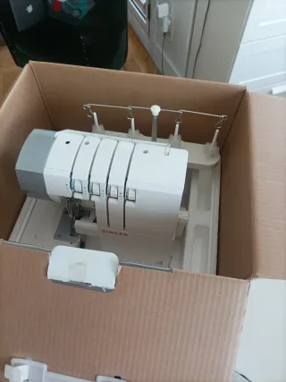 Máquina de coser SINGER 14SH754