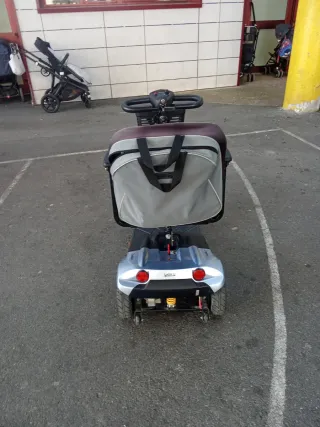 Scooter Eléctrico Azul y Gris