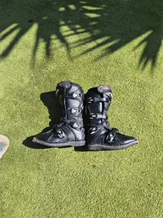 Botas Enduro/Motocross Niño Negras marca Cougar