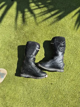 Botas Enduro/Motocross Niño Negras marca Cougar