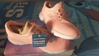 Zapatillas Skechers Rosa y Blancas