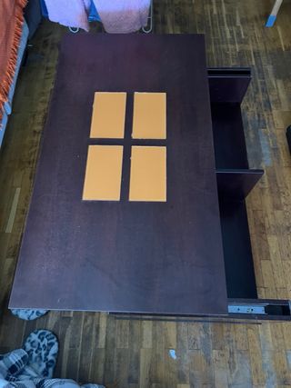 Mesa de centro de madera y cristal