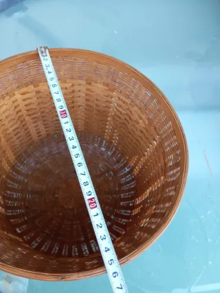 Cesto de mimbre artesanal