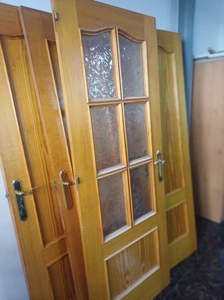Puertas de madera de pino con cristal