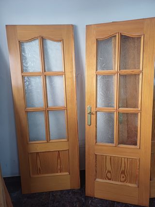 Puertas de madera de pino con cristal