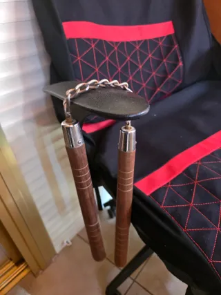 Par de palos decorativos de madera