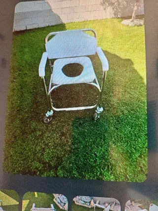 Silla de ducha con ruedas