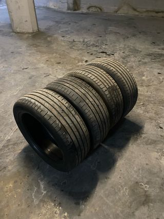 Neumáticos 215/50/17 NUEVOS