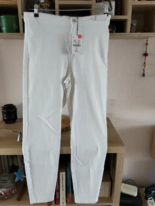 Pantalón pitillo blanco