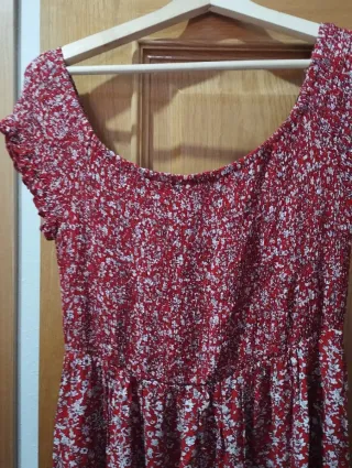 Vestido floral rojo y blanco