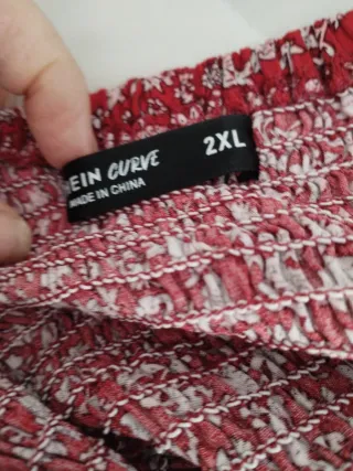 Vestido floral rojo y blanco