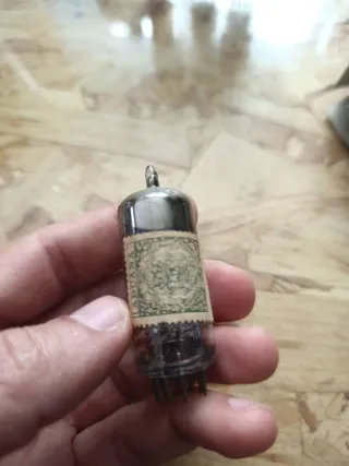 Válvula Mullard UBC81 Radio Antigua