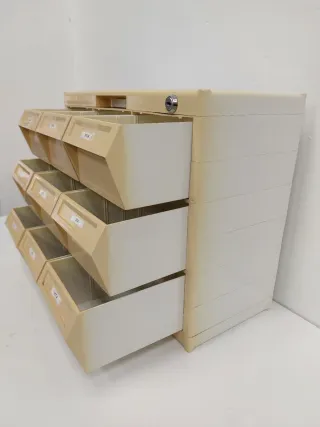 Cajonera apilable de plástico beige