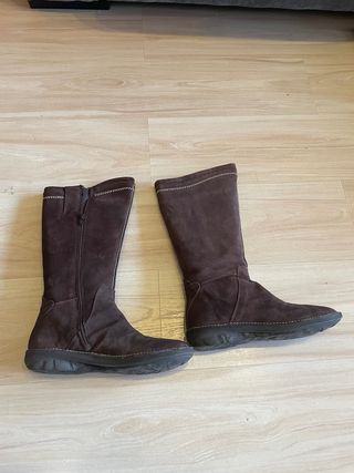 Botas de ante marrones