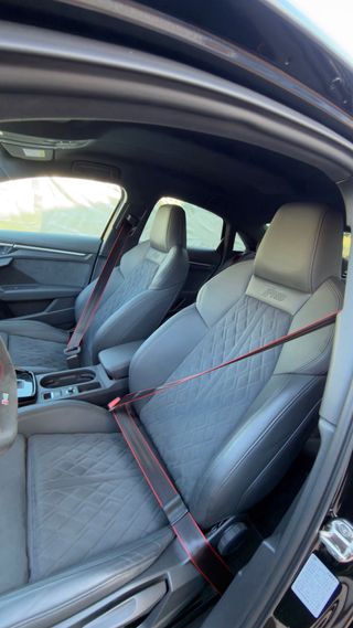 ALQUILER Audi RS3 +18