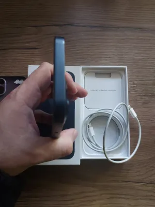 iPhone 13 en su caja Impecable