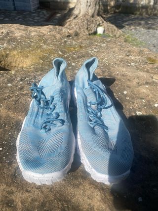 Deportivos azules y blancos talla 39