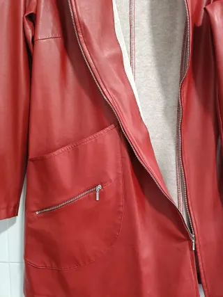 Abrigo/Cazadora Rojo Talla M