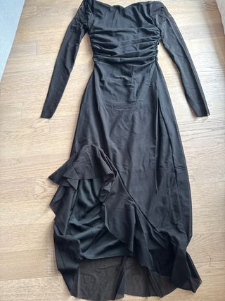 Abito lungo nero con rouches