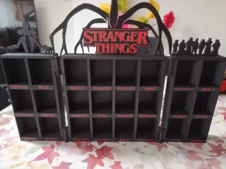 Expositor negro Demogorgon Stranger Things