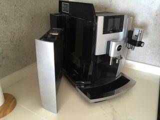 Cafetera Jura E8 Plata