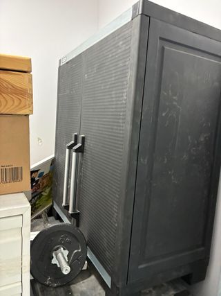 Mueble trastero plástico y metal