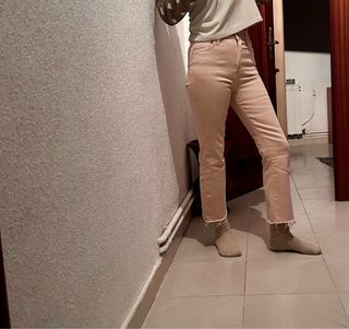 Pantalón vaquero flare crop Mango rosa T.32