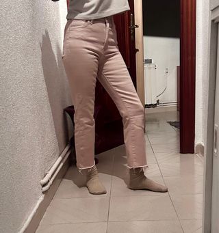 Pantalón vaquero flare crop Mango rosa T.32