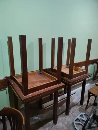 Tavoli in legno quadrati