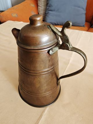 Jarra de cobre antigua