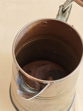 Jarra de cobre antigua