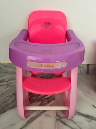 Muñeca Cry Babies con trona