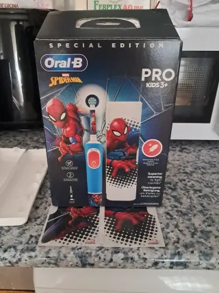 Estuche Cepillo Eléctrico Infantil Spiderman