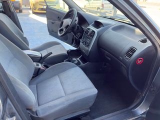 Mitsubishi Carisma 2004