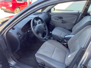 Mitsubishi Carisma 2004