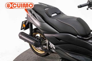 YAMAHA XMAX 125