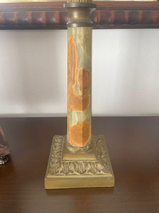 Lámpara antigua de aceite con pantalla de cristal