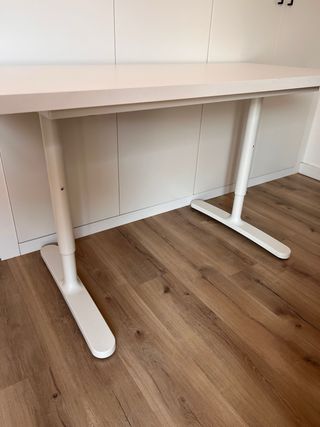 Mesa Ikea altura ajustable blanca