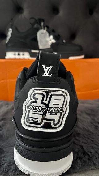 Zapatillas Louis Vuitton Negras y Blancas