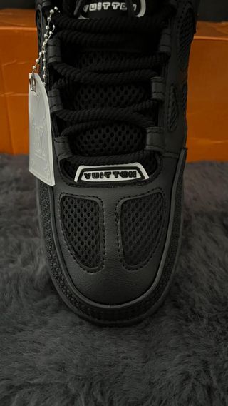 Zapatillas Louis Vuitton Negras y Blancas