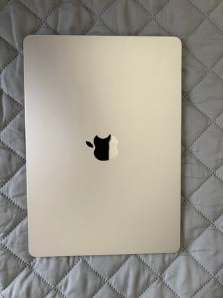 MacBook Air 2025 Nuevo solo abierto