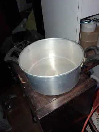 3 Pentole in alluminio 5 euro cad