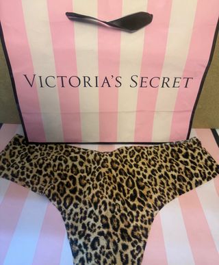 Victoria's Secret Tanga Leopardo Talla L