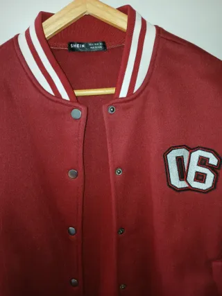 Chaqueta universitaria SHEIN M/38/10