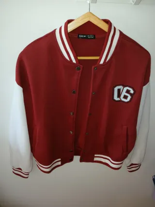 Chaqueta universitaria SHEIN M/38/10