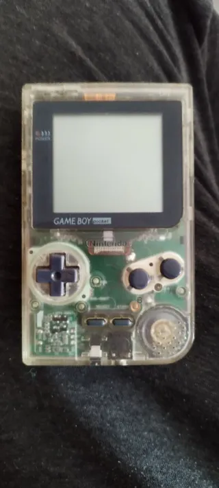 Game Boy Pocket + Pokémon Rojo y Azul